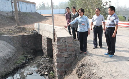 副区长石素月查看我区湛河支流污染源普查工作