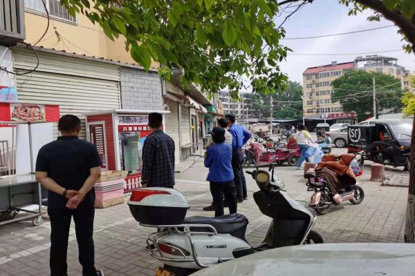 青石山街道持续开展六乱整治工作