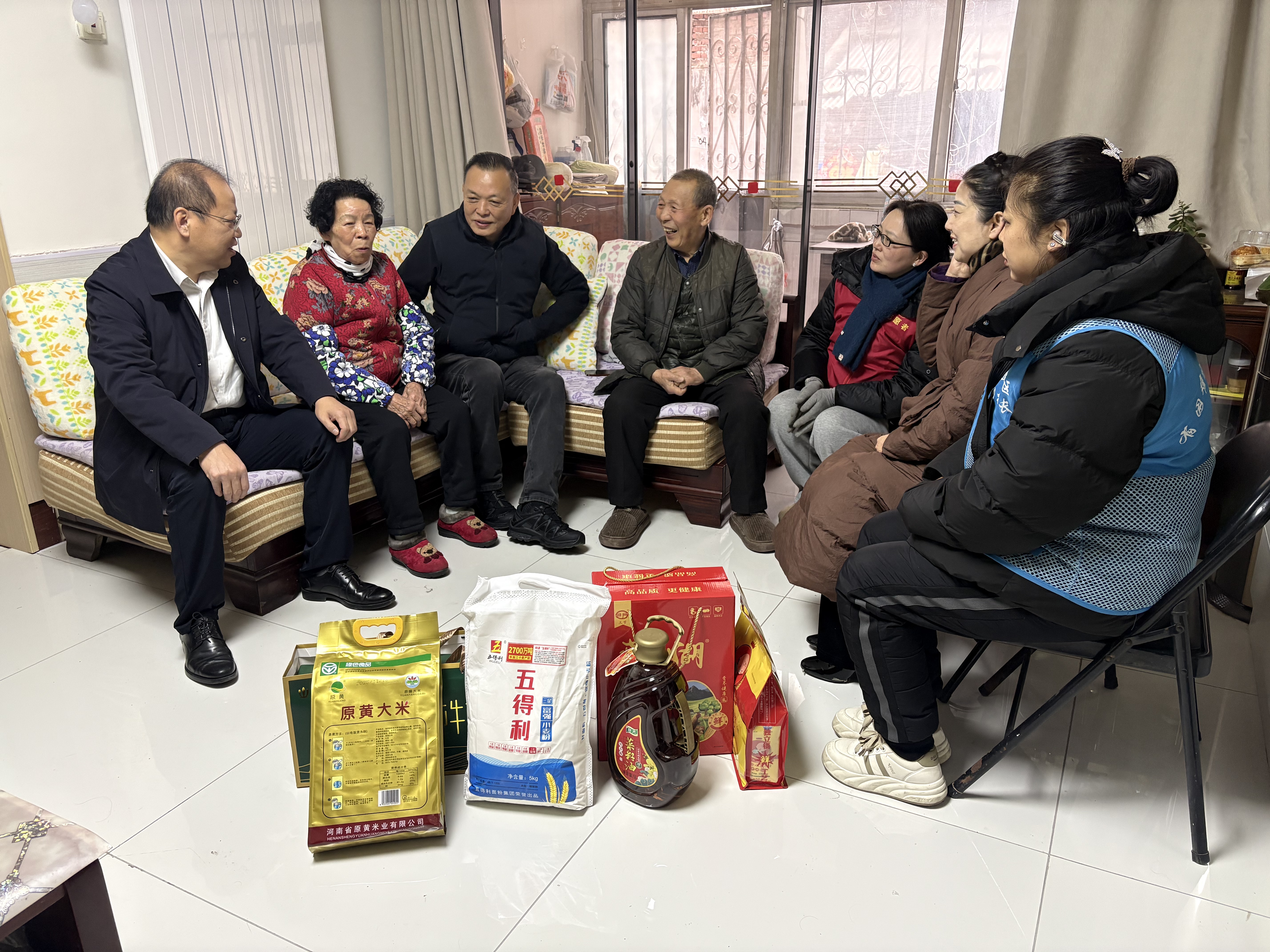 20260210(宣传-动态)新华区委常委、统战部部长谷向春节前夕慰问老党员 (2).jpg 20260210(宣传-动态)新华区委常委、统战部部长谷向春节前夕慰问老党员 (2).jpg